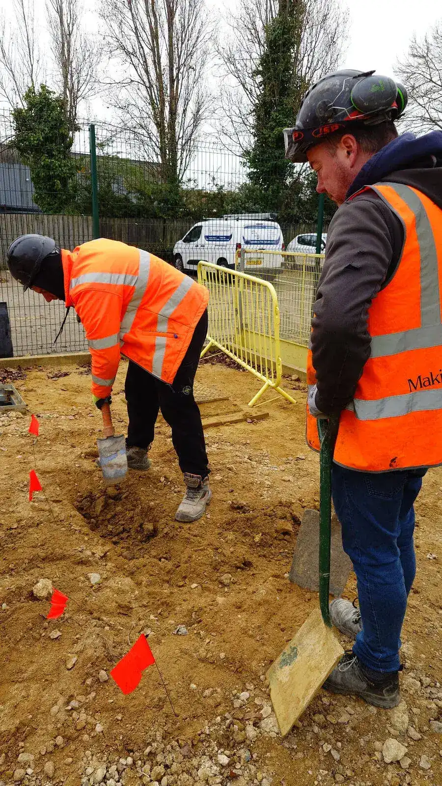 OSCA safe digging assessment demonstrating correct hand-dig technique